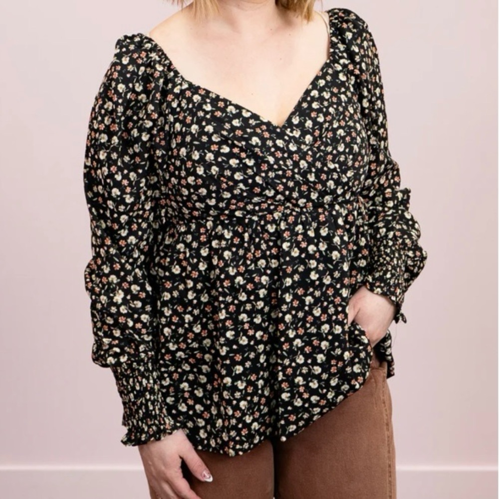 VANILLA BAY NWOT Boutique Black Multicolor Floral Blouse Size L